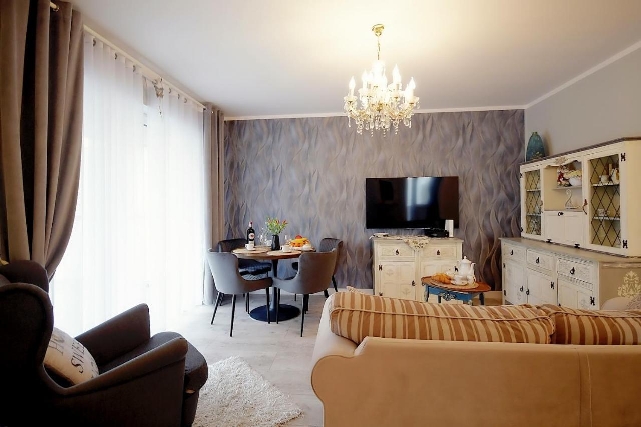 Miodowy Dom Exspanse Apartament 2 Lub 3 Pokoje Z Tarasem I Parkingiem Kołobrzeg Exterior foto