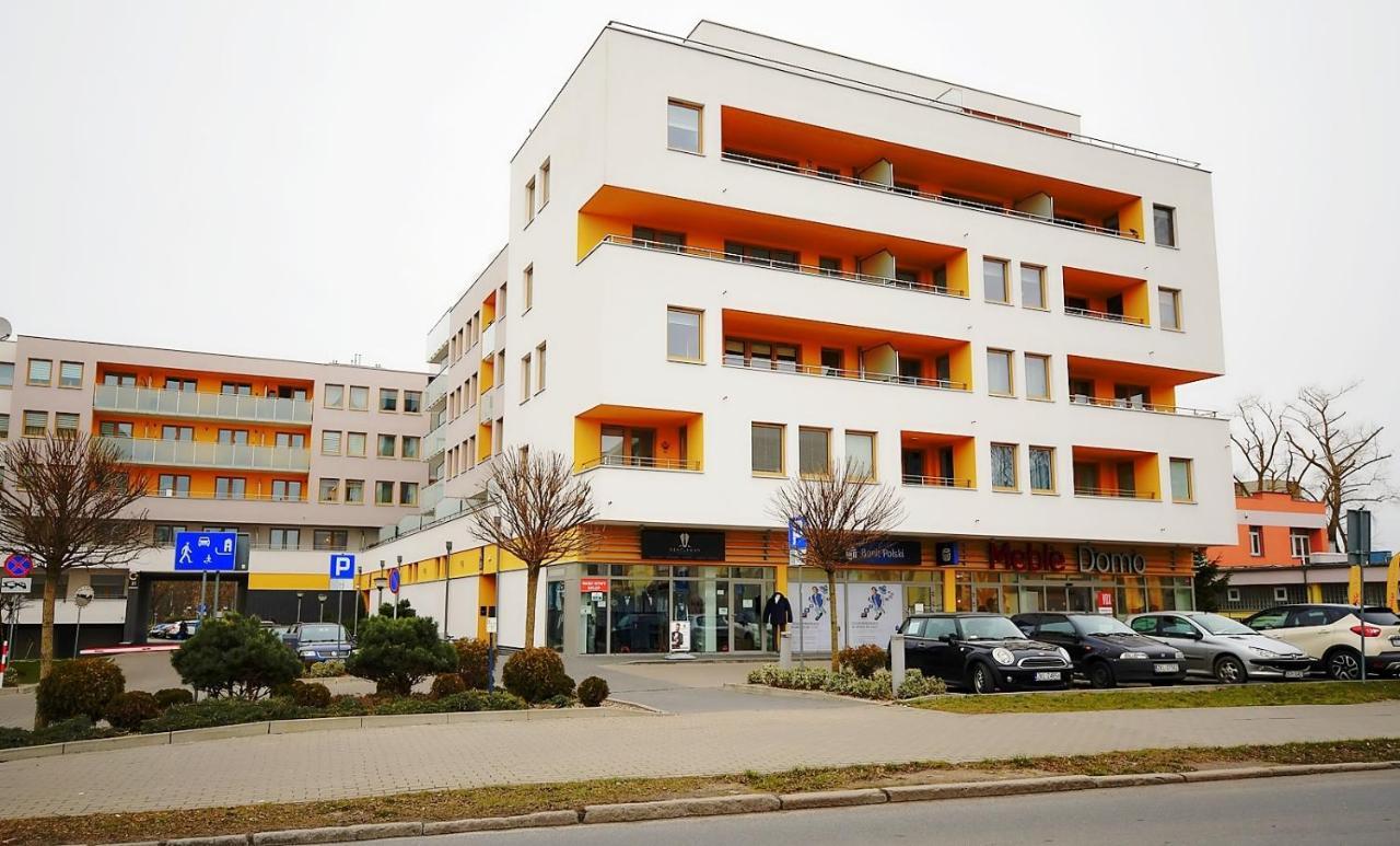 Miodowy Dom Exspanse Apartament 2 Lub 3 Pokoje Z Tarasem I Parkingiem Kołobrzeg Exterior foto